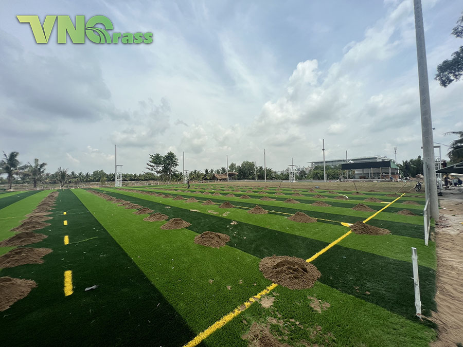Thi công sân bóng đá cỏ nhân tạo Quảng Nam