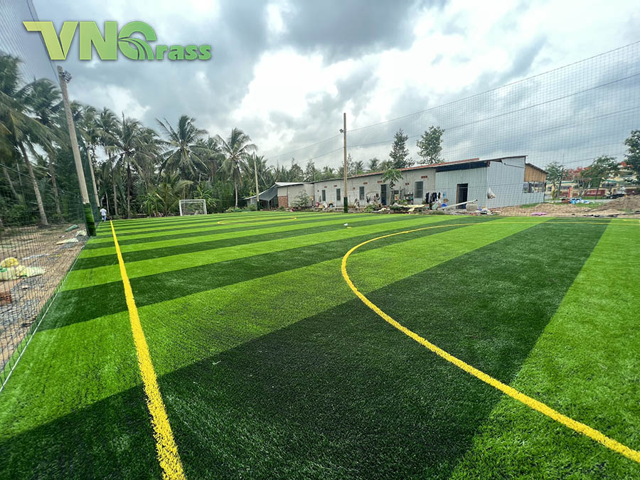 Sân bóng đá cỏ nhân tạo chuẩn FIFA tại An Giang