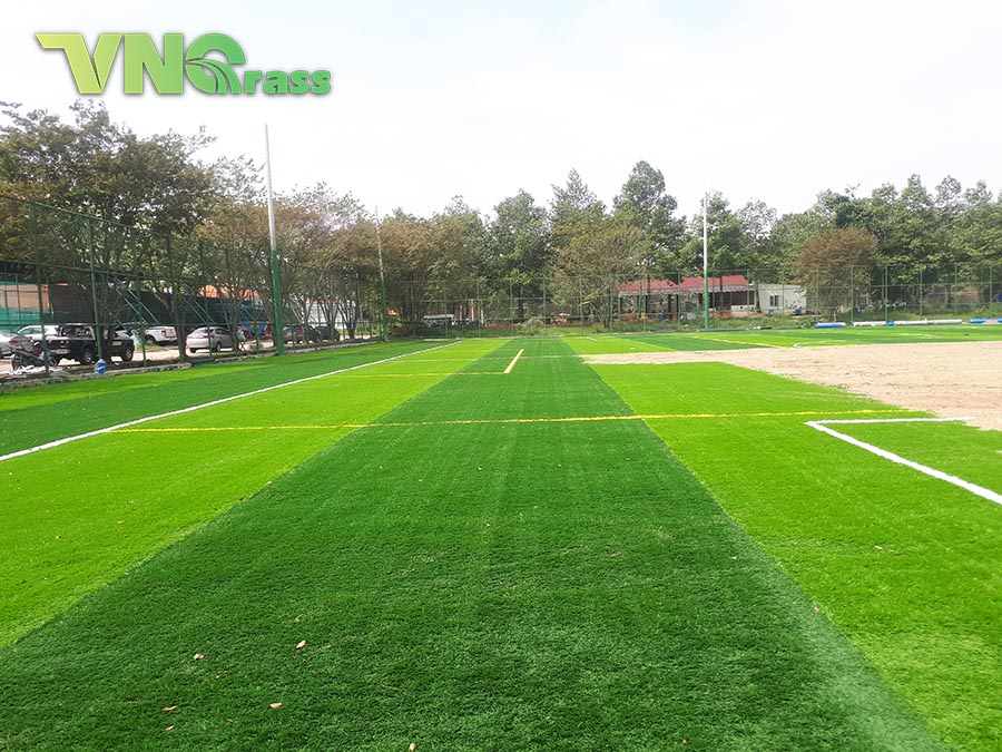 Thi công sân bóng đá cỏ nhân tạo tại Quảng Bình