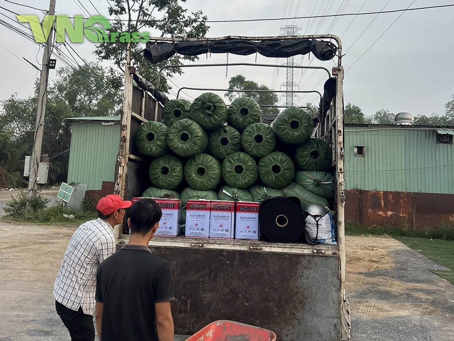 Cung cấp trọn gói vật tư thi công sân bóng đá cỏ nhân tạo tại Quảng Trị