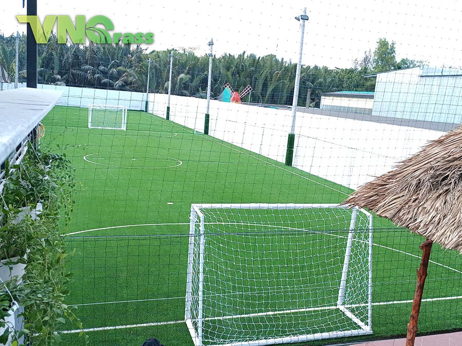 Sân bóng đá cỏ nhân tạo tại Campuchia